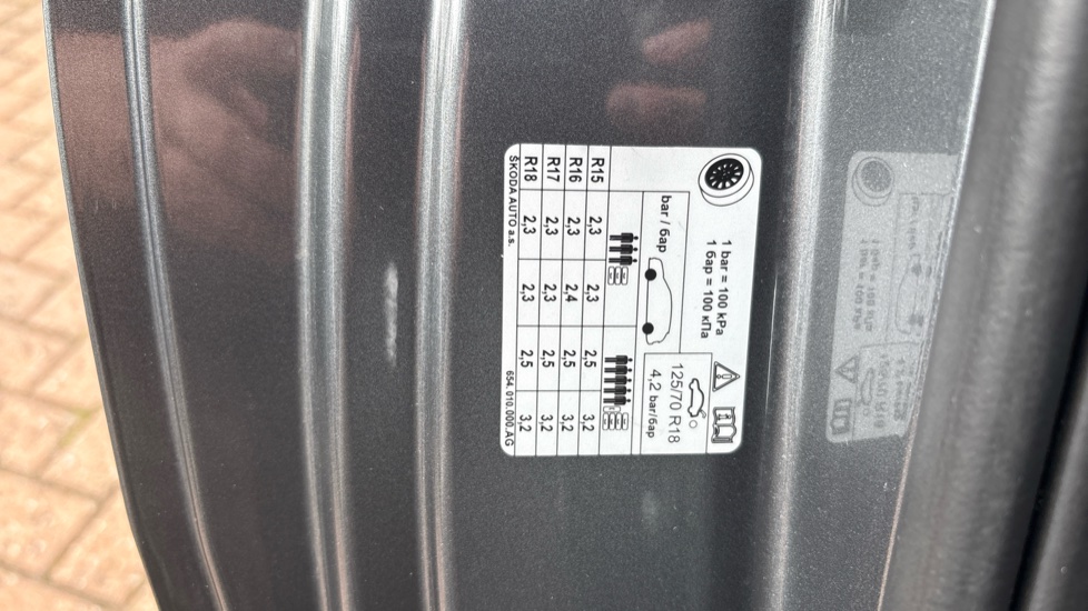 Skoda Scala 1.0 TSI 116 SE Edition 5dr Petrol Hatchback - Image 27