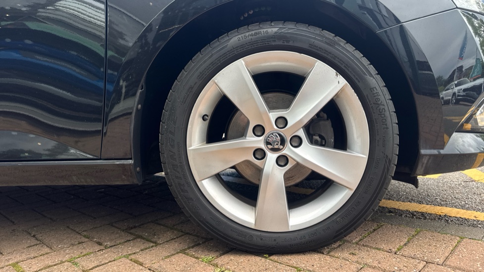 Skoda Fabia 1.0 TSI SE L 5dr Petrol Hatchback - Image 5