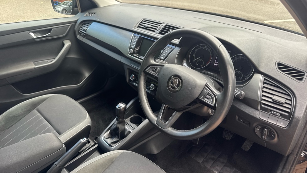 Skoda Fabia 1.0 TSI SE L 5dr Petrol Hatchback - Image 6