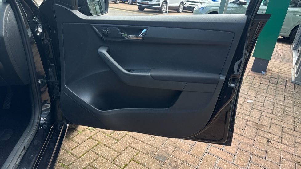 Skoda Fabia 1.0 TSI SE L 5dr Petrol Hatchback - Image 19