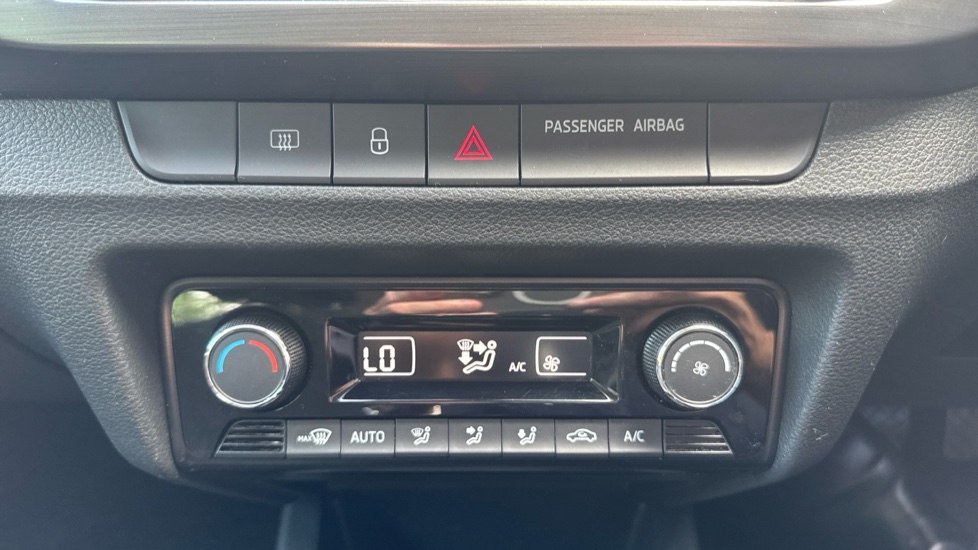 Skoda Fabia 1.0 TSI SE L 5dr Petrol Hatchback - Image 38