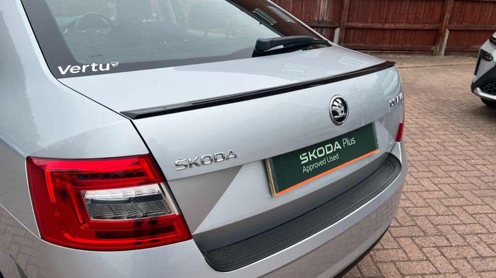 Skoda Octavia 1.5 TSI SE Drive 5dr DSG Petrol Hatchback - Image 23
