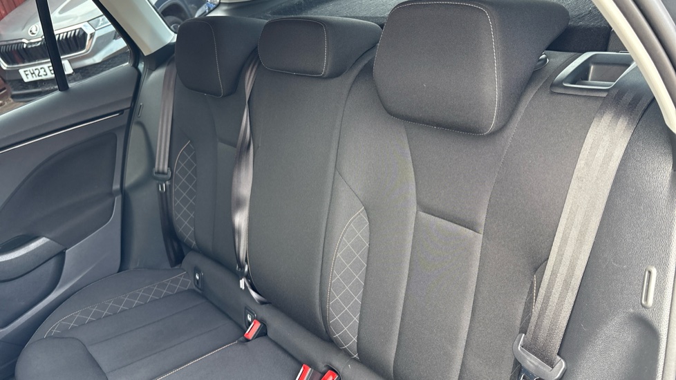 Skoda Kamiq 1.6 TDI SE 5dr Diesel Hatchback - Image 16