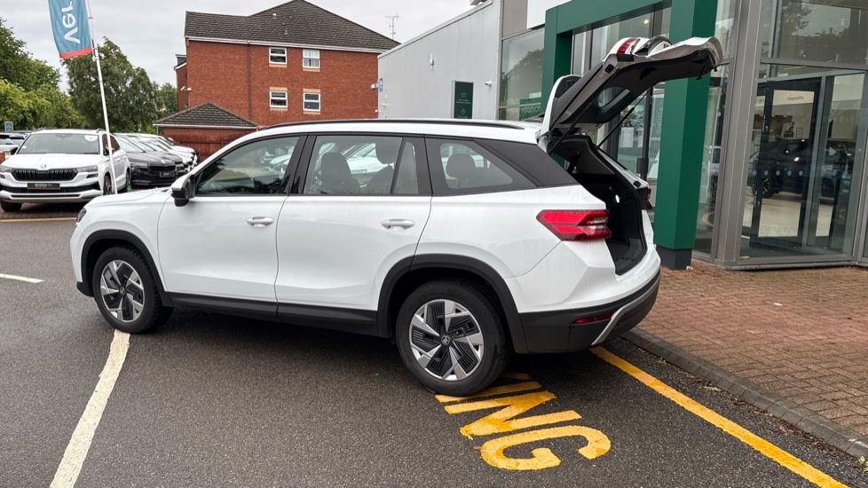 Skoda Kodiaq 2.0 TDI SE 5dr DSG [7 Seat] Diesel Estate - Image 38