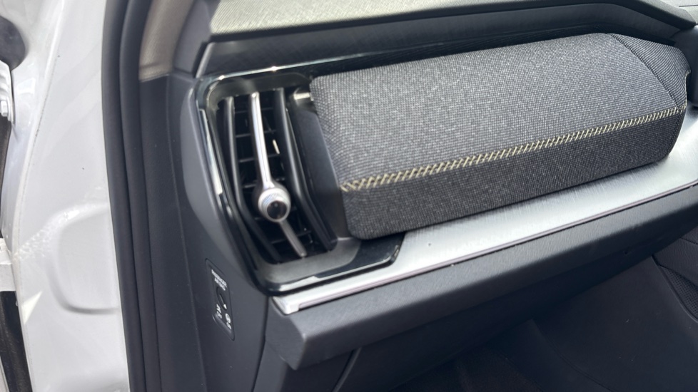 Skoda Kodiaq 2.0 TDI SE 5dr DSG [7 Seat] Diesel Estate - Image 51