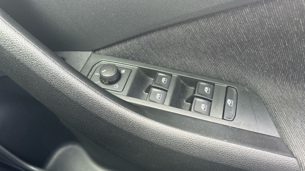 Skoda Kamiq 1.5 TSI SE L 5dr DSG Petrol Hatchback - Image 31