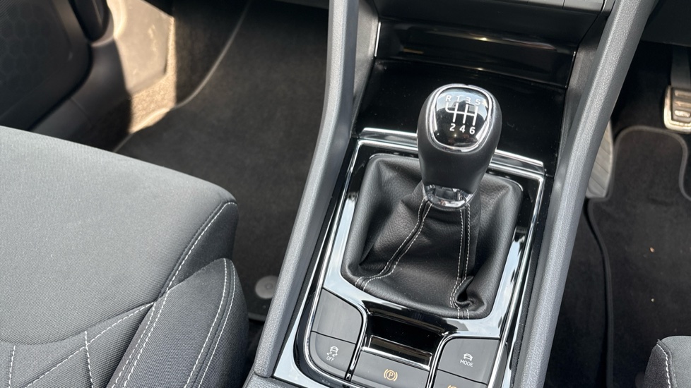 Skoda Karoq 1.5 TSI Sportline 5dr Petrol Estate - Image 14