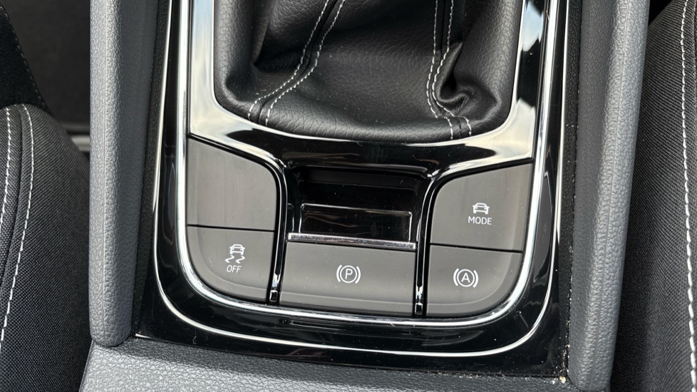 Skoda Karoq 1.5 TSI Sportline 5dr Petrol Estate - Image 22
