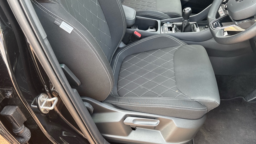 Skoda Karoq 1.5 TSI Sportline 5dr Petrol Estate - Image 32