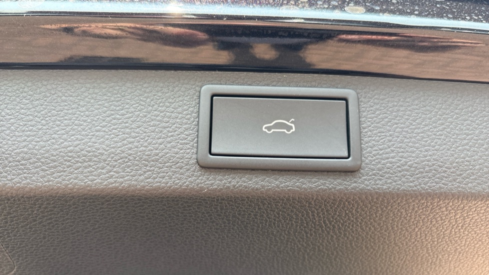 Skoda Karoq 1.5 TSI Sportline 5dr Petrol Estate - Image 35