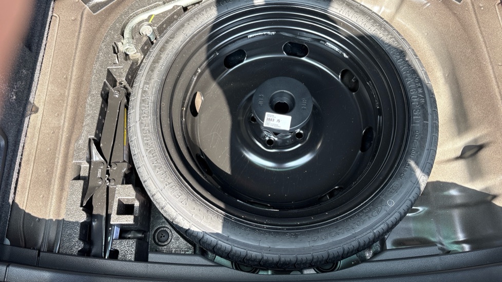 Skoda Karoq 1.5 TSI Sportline 5dr Petrol Estate - Image 36