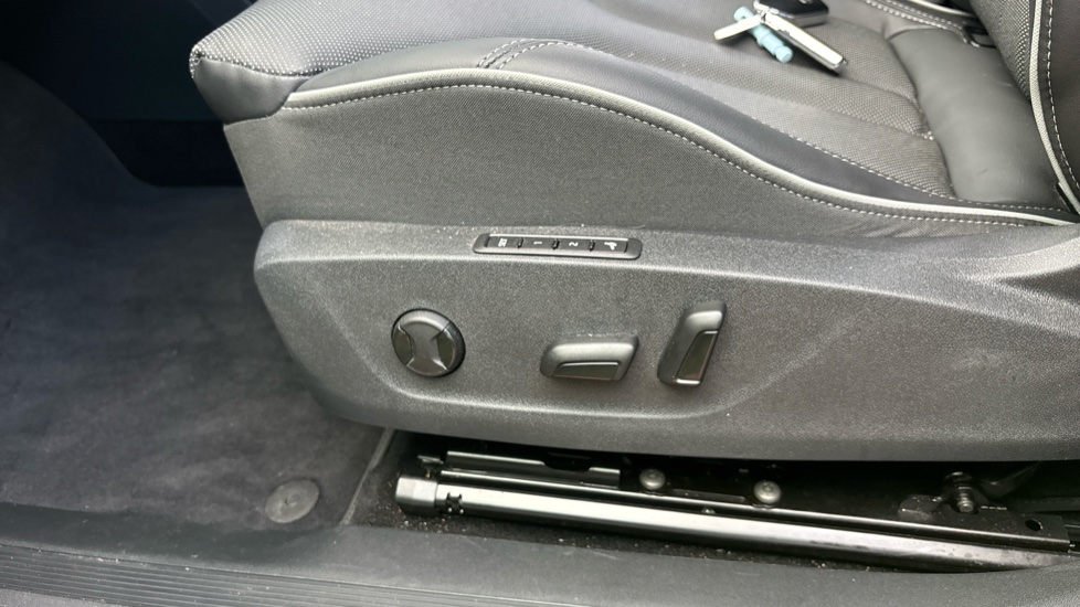 Skoda Enyaq 250kW vRS 84kWh 4x4 5dr Auto Electric - Image 29