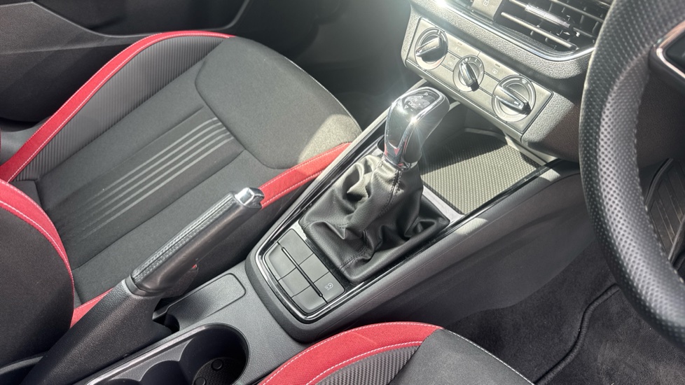 Skoda Kamiq 1.5 TSI Monte Carlo 5dr DSG Petrol Hatchback - Image 14