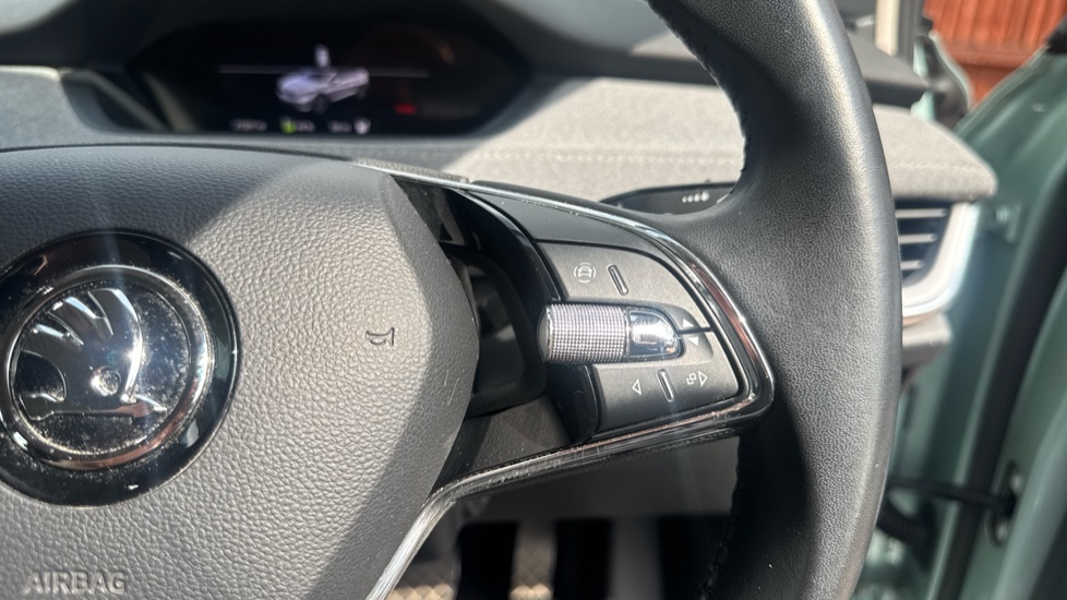 Skoda Enyaq 132kW 60 ecoSuite 62kWh 5dr Auto [120kW] Electric Estate - Image 18