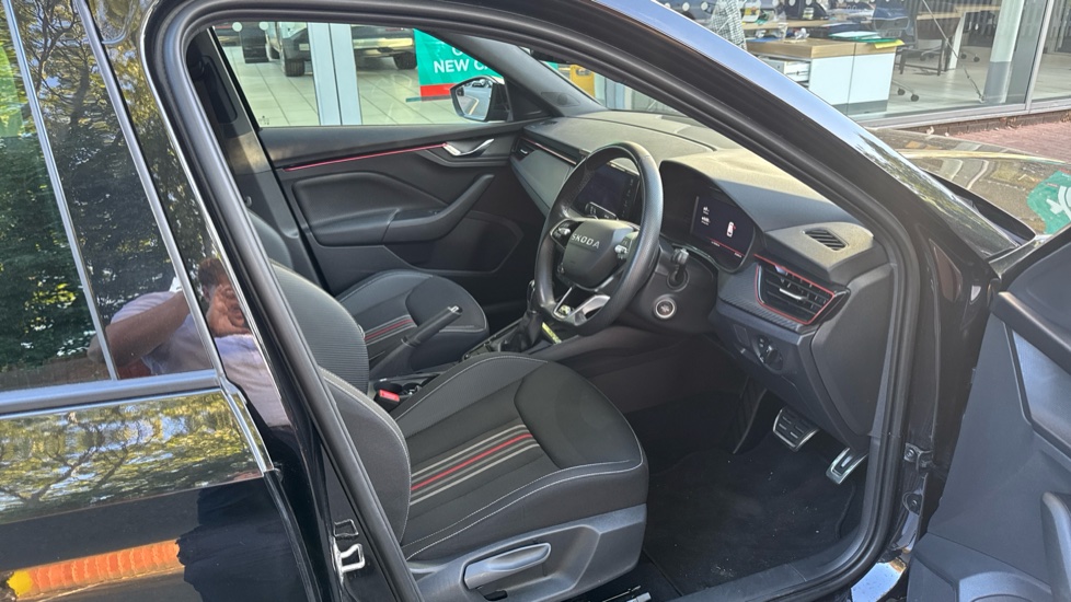 Skoda Kamiq 1.0 TSI Monte Carlo Edition 5dr DSG Petrol Hatchback - Image 15