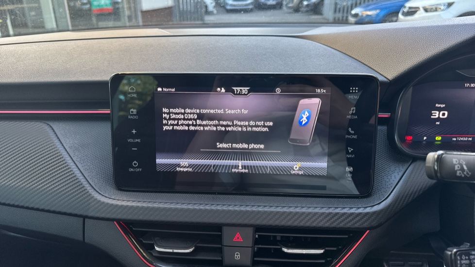 Skoda Kamiq 1.0 TSI Monte Carlo Edition 5dr DSG Petrol Hatchback - Image 30