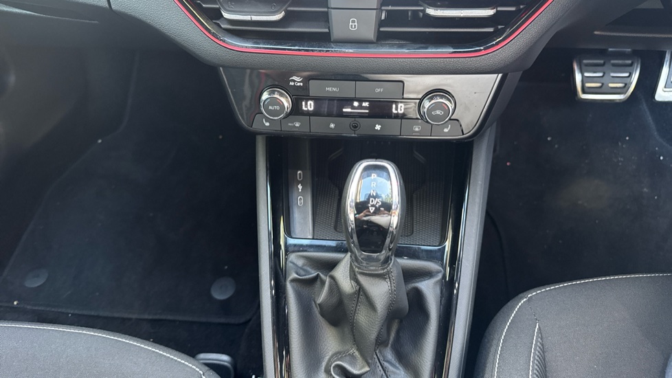 Skoda Kamiq 1.0 TSI Monte Carlo Edition 5dr DSG Petrol Hatchback - Image 34