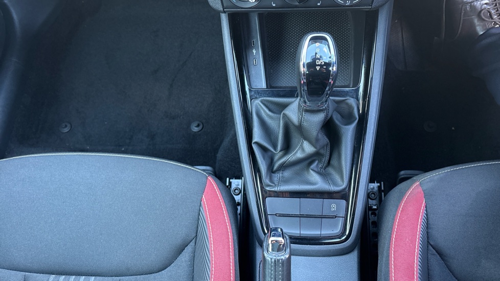 Skoda Kamiq 1.5 TSI Monte Carlo 5dr DSG Petrol Hatchback - Image 29