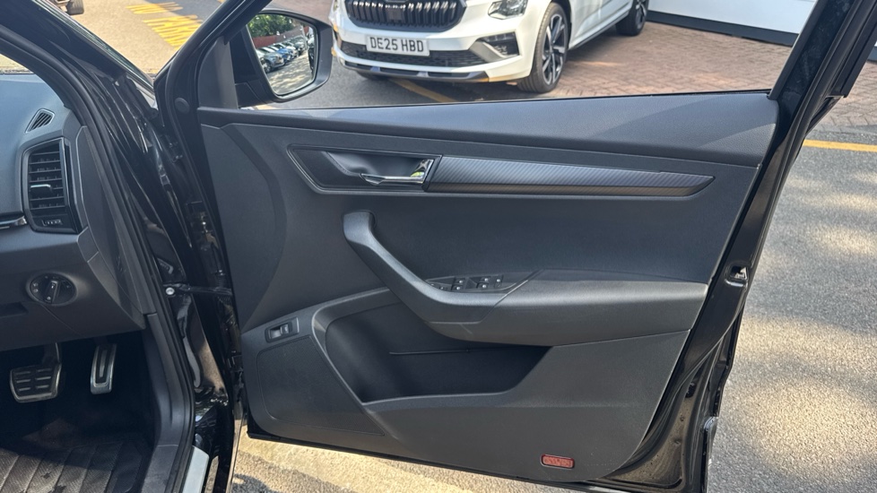 Skoda Karoq 1.5 TSI Sport Line 5dr DSG Petrol Estate - Image 19