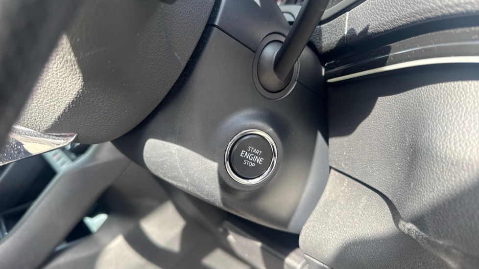 Skoda Karoq 1.5 TSI Sport Line 5dr DSG Petrol Estate - Image 23
