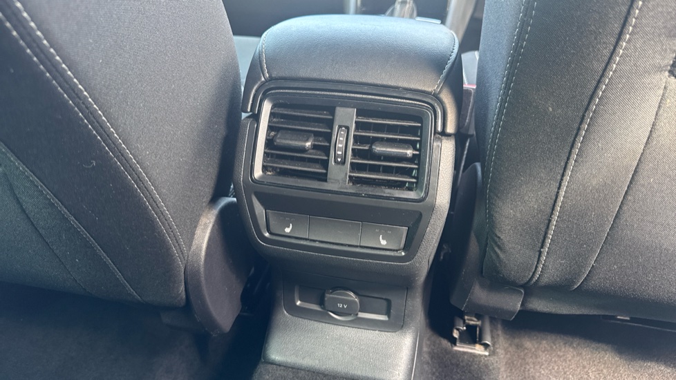 Skoda Karoq 1.5 TSI Sport Line 5dr DSG Petrol Estate - Image 24