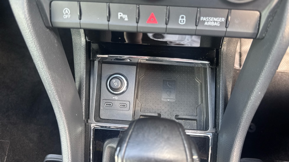 Skoda Karoq 1.5 TSI Sport Line 5dr DSG Petrol Estate - Image 32