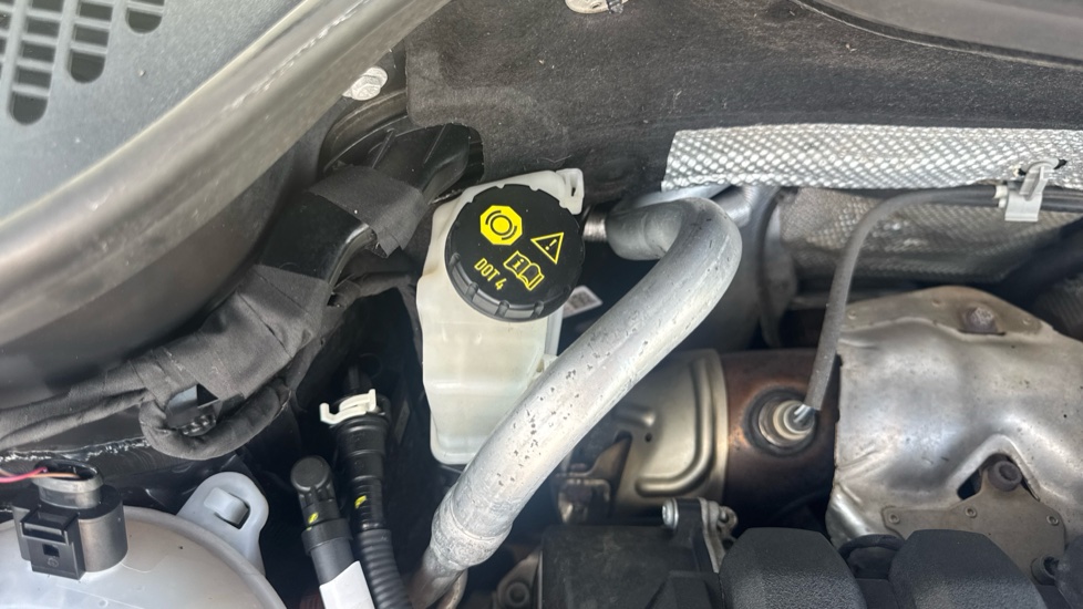 Skoda Karoq 1.5 TSI Sport Line 5dr DSG Petrol Estate - Image 38