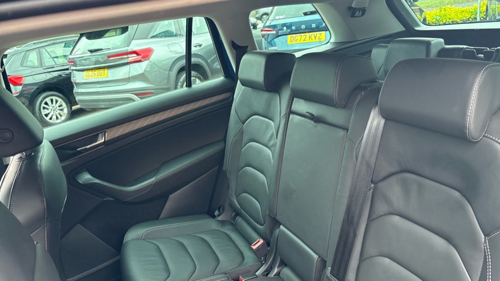 Skoda Kodiaq 1.5 TSI SE L Executive 5dr DSG [7 Seat] Petrol Estate - Image 16