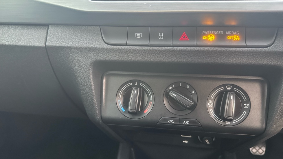 Skoda Fabia 1.0 TSI Colour Edition 5dr Petrol Hatchback - Image 22