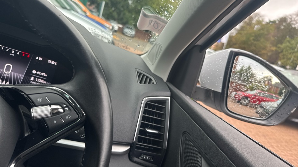 Skoda Karoq 2.0 TDI SE Drive 5dr Diesel Estate - Image 22