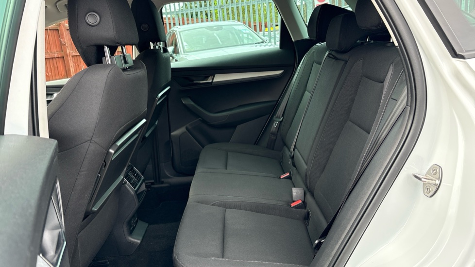Skoda Karoq 1.5 TSI SE Drive 5dr DSG Petrol Estate - Image 23