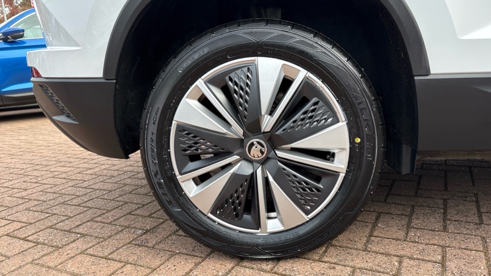 Skoda Karoq 1.5 TSI SE Drive 5dr DSG Petrol Estate - Image 26