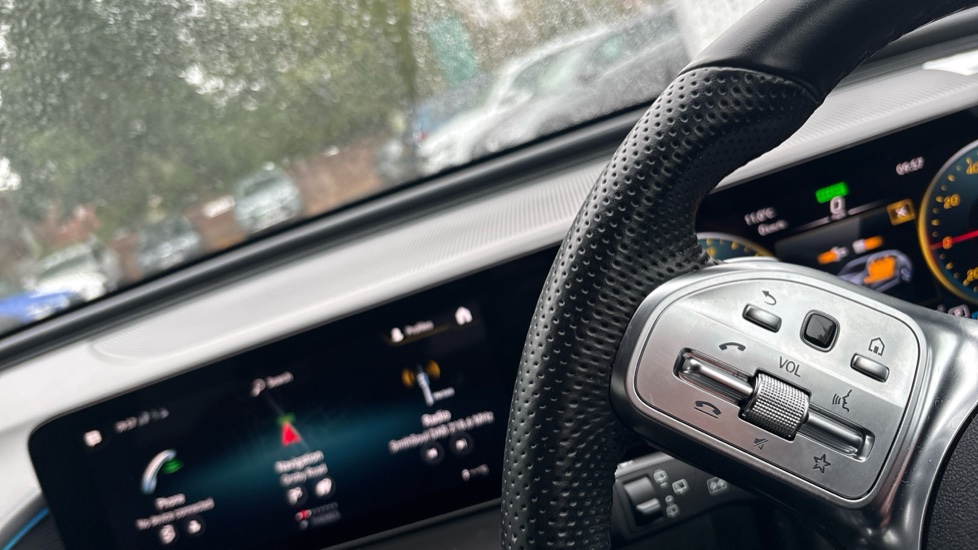 Mercedes-Benz EQC 400 300kW AMG Line Edition 80kWh 5dr Auto Electric Estate - Image 21