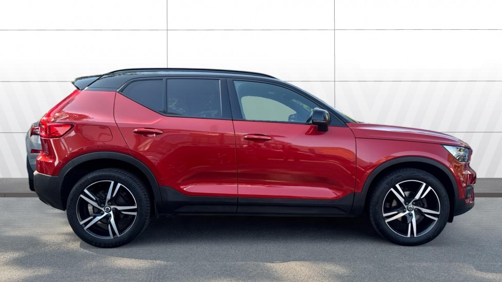Volvo XC40 1.5 T3 [163] R DESIGN 5dr Geartronic Petrol Estate - Image 5