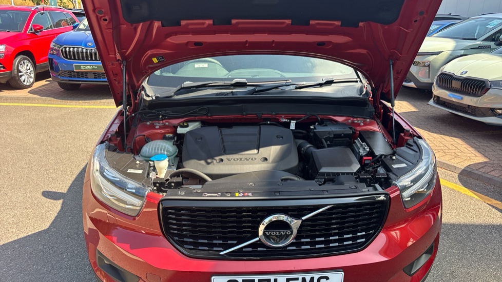 Volvo XC40 1.5 T3 [163] R DESIGN 5dr Geartronic Petrol Estate - Image 8