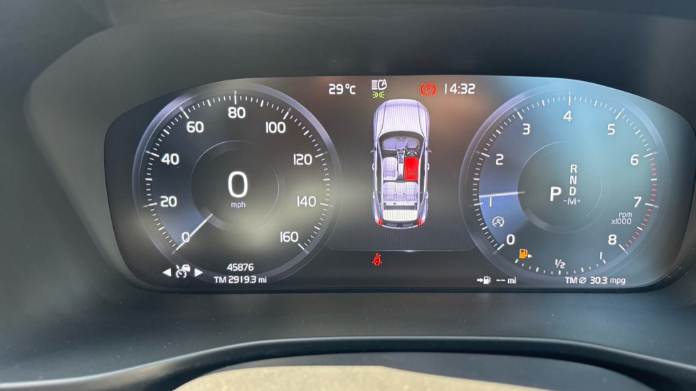 Volvo XC40 1.5 T3 [163] R DESIGN 5dr Geartronic Petrol Estate - Image 18