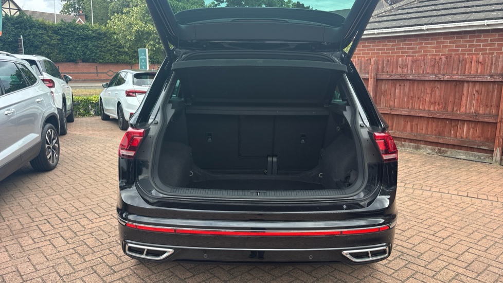 Volkswagen Tiguan 2.0 TSI 4Motion R-Line 5dr DSG Petrol Estate - Image 4