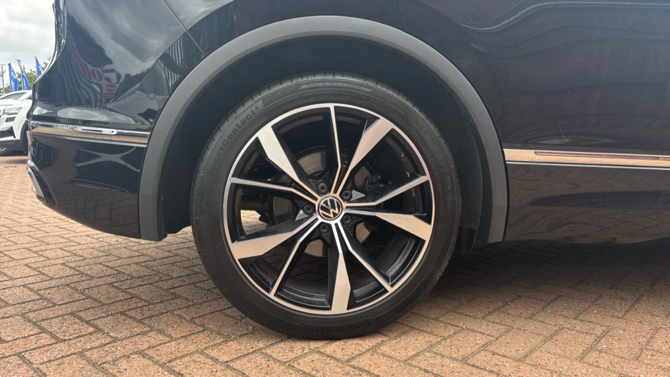 Volkswagen Tiguan 2.0 TSI 4Motion R-Line 5dr DSG Petrol Estate - Image 7