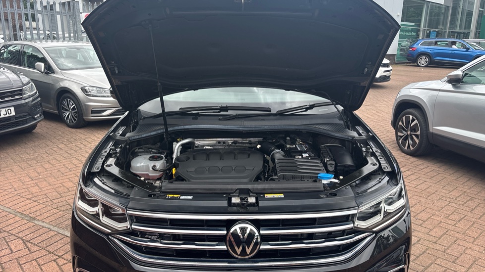 Volkswagen Tiguan 2.0 TSI 4Motion R-Line 5dr DSG Petrol Estate - Image 8