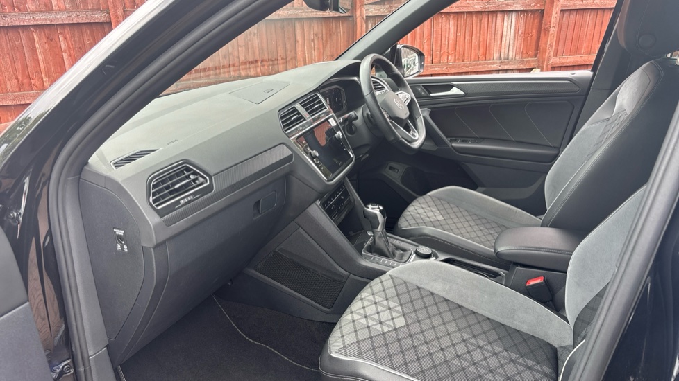 Volkswagen Tiguan 2.0 TSI 4Motion R-Line 5dr DSG Petrol Estate - Image 9