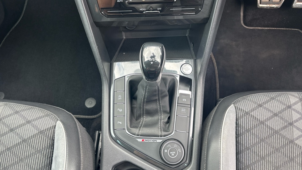 Volkswagen Tiguan 2.0 TSI 4Motion R-Line 5dr DSG Petrol Estate - Image 13