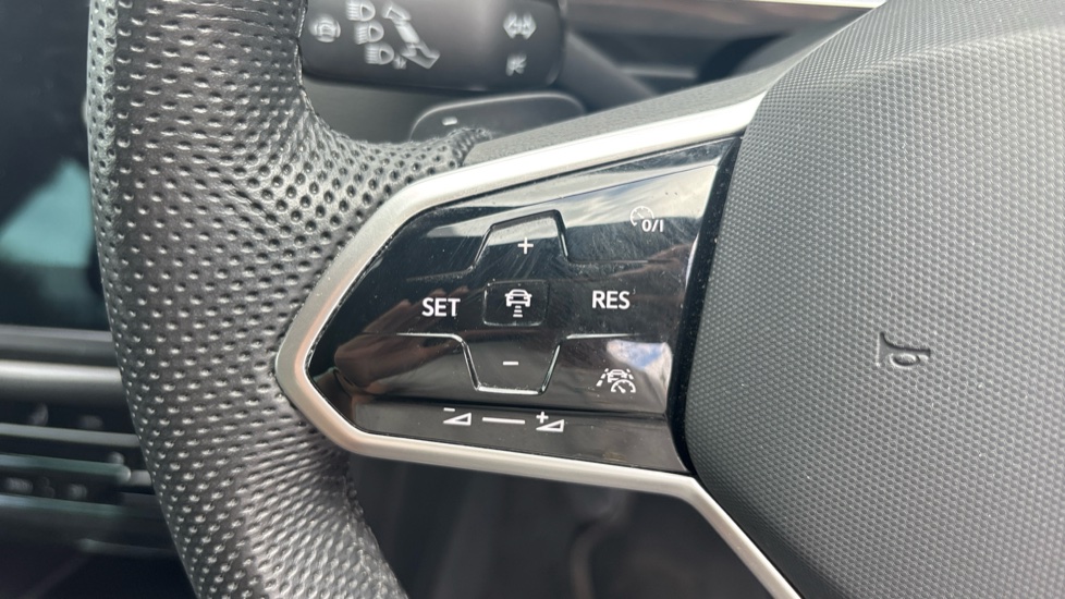 Volkswagen Tiguan 2.0 TSI 4Motion R-Line 5dr DSG Petrol Estate - Image 25