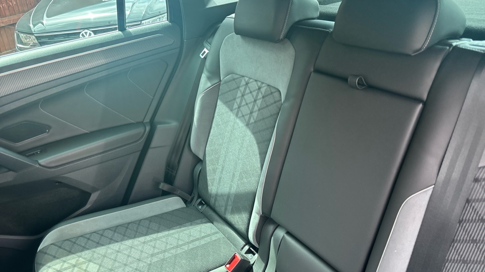 Volkswagen Tiguan 2.0 TSI 4Motion R-Line 5dr DSG Petrol Estate - Image 36
