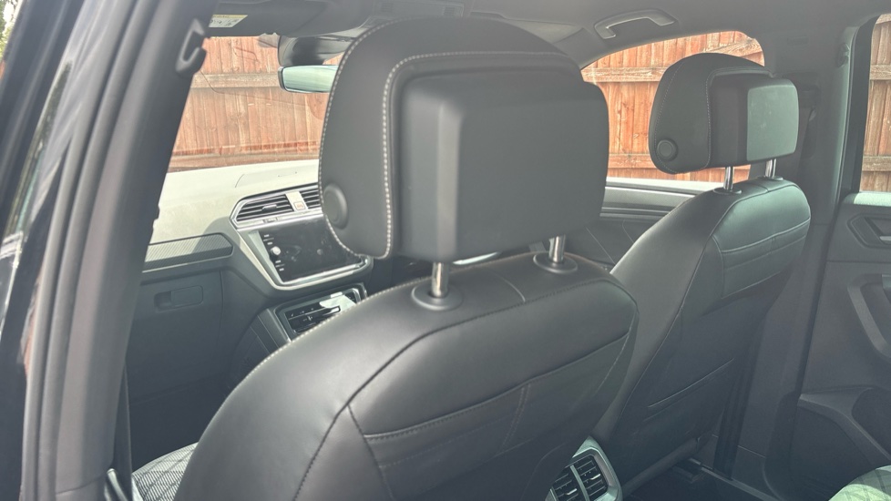 Volkswagen Tiguan 2.0 TSI 4Motion R-Line 5dr DSG Petrol Estate - Image 37