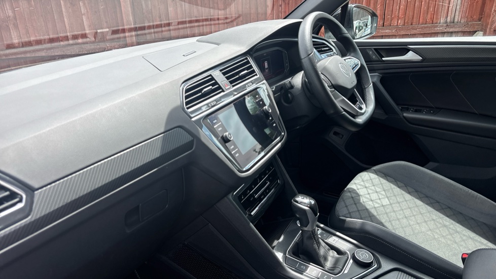 Volkswagen Tiguan 2.0 TSI 4Motion R-Line 5dr DSG Petrol Estate - Image 39