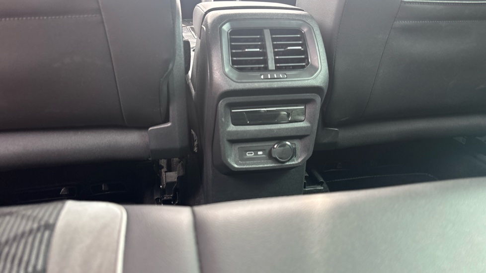 Volkswagen Tiguan 2.0 TSI 4Motion R-Line 5dr DSG Petrol Estate - Image 40