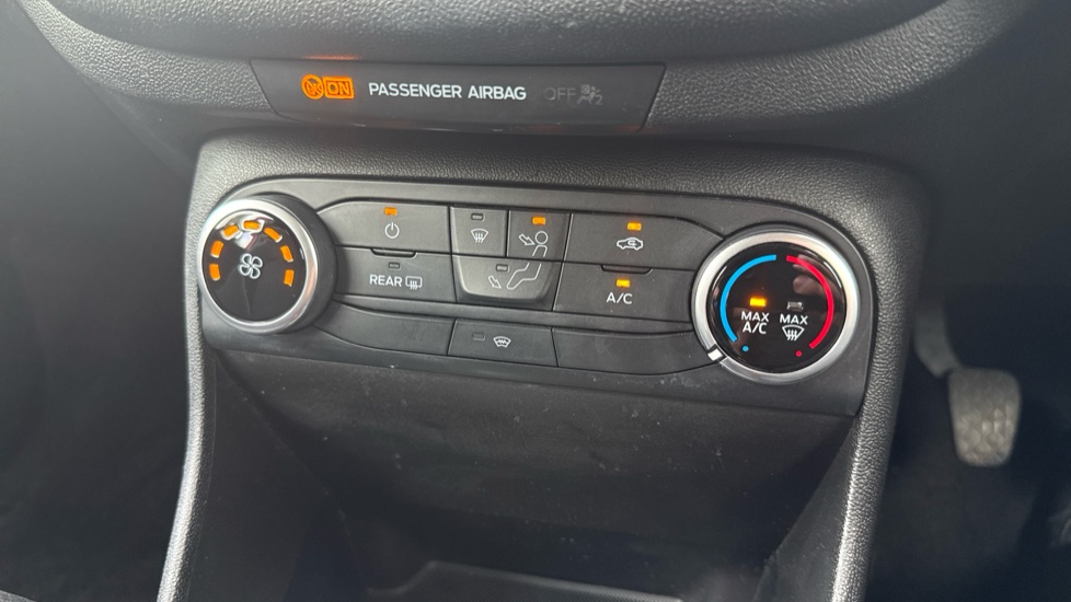 Ford Fiesta 1.0 EcoBoost Zetec 3dr Petrol Hatchback - Image 19