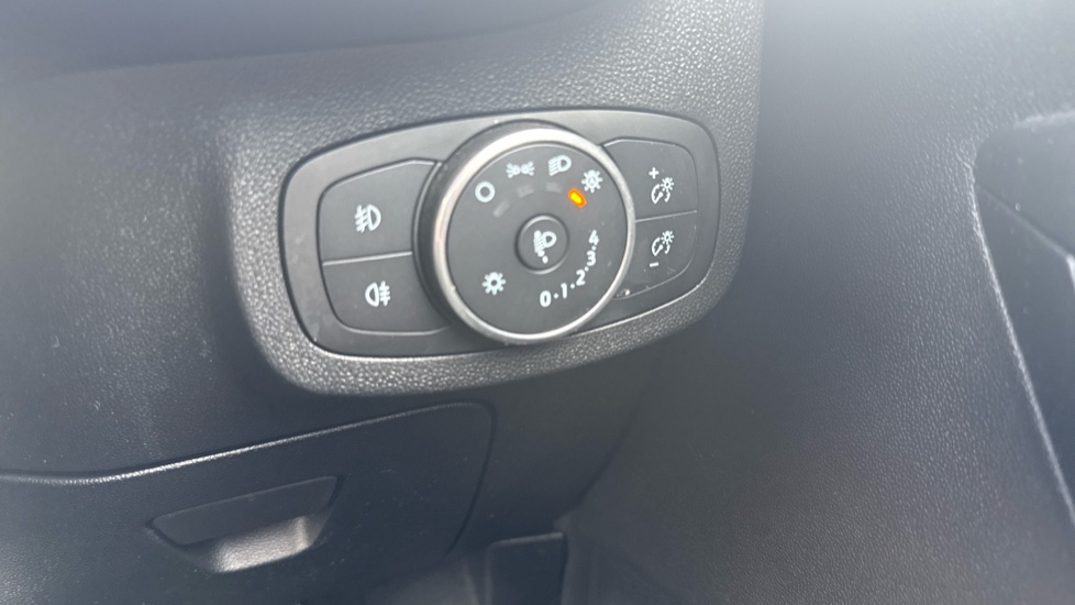 Ford Fiesta 1.0 EcoBoost Zetec 3dr Petrol Hatchback - Image 26