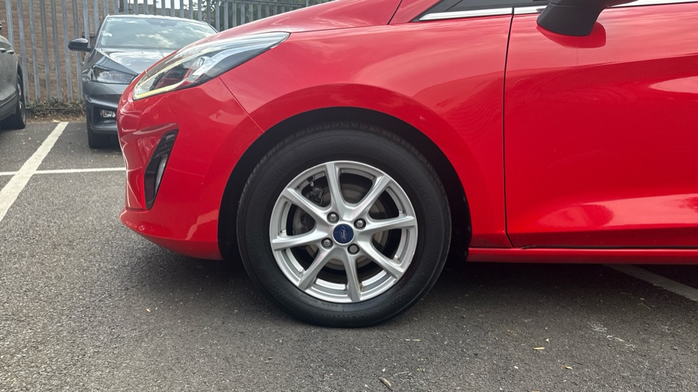 Ford Fiesta 1.0 EcoBoost Zetec 3dr Petrol Hatchback - Image 35