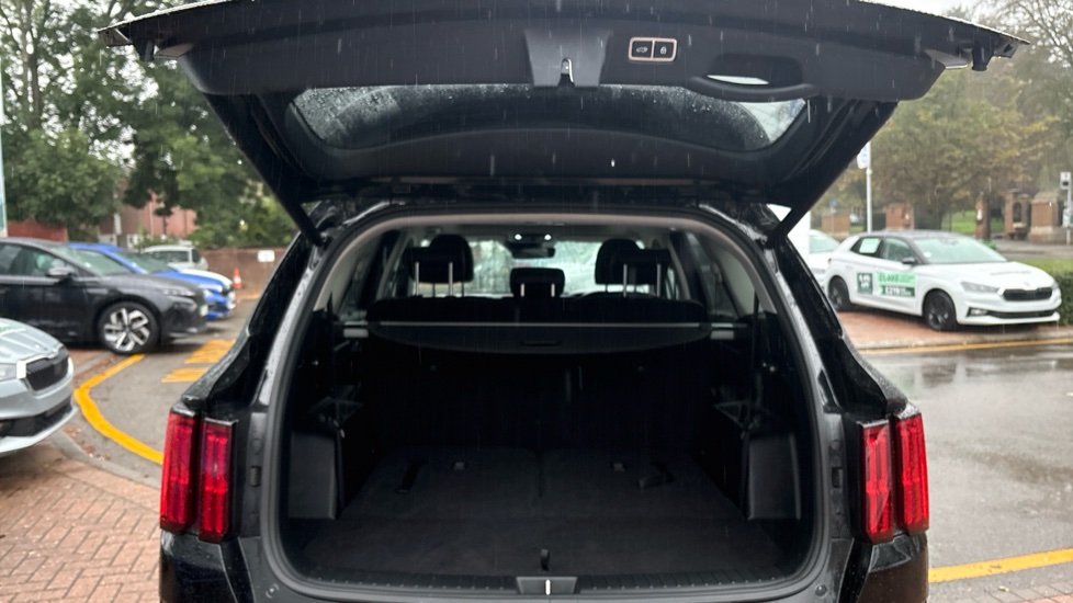 Kia Sorento 1.6 T-GDi HEV Vision 5dr Auto Hybrid Station Wagon - Image 4